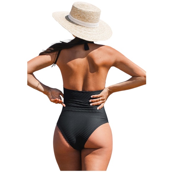 CUPSHE Black Nyla Halter Backless One Piece Swimsuit L NWT - Picture 2 of 3